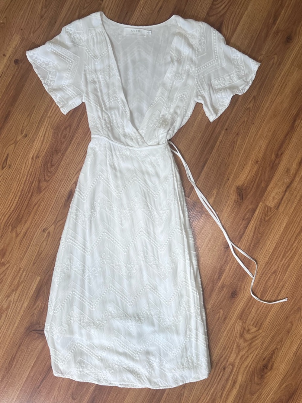 NWOT Astr the Label Ivory Embroidered Wrap Midi Dress